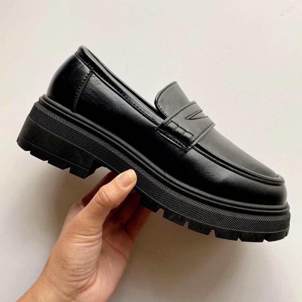 NWOT Qupid Black Platform Loafers